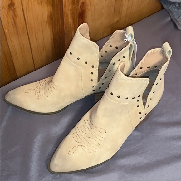 Women’s ankle booties - Picture 1 of 2